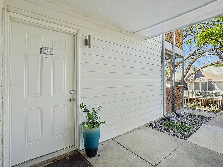 Don't Miss Out Biltmore Homes Leasing Fast — Photo 15