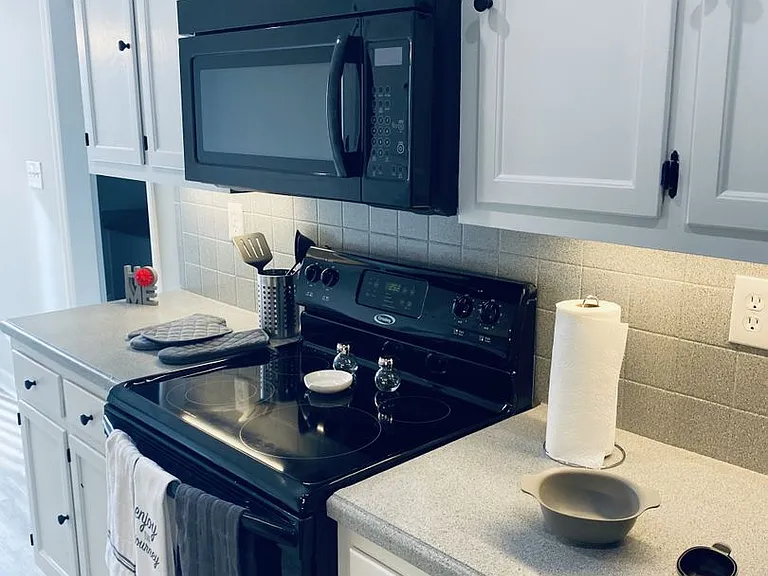 205 Forest View Ct — Photo 3