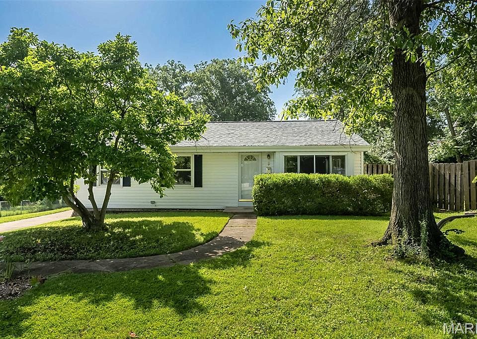 1st image of 8 Banbury Ct