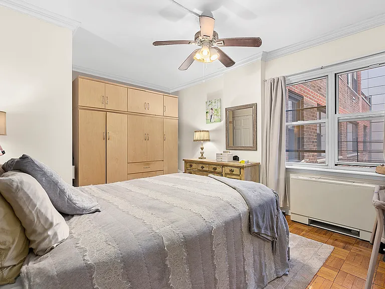 440 E 62nd St #17A — Photo 3