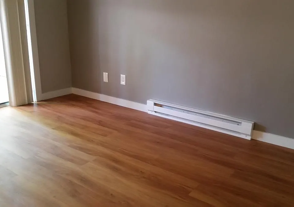 Bedroom w/ sliding glass door
