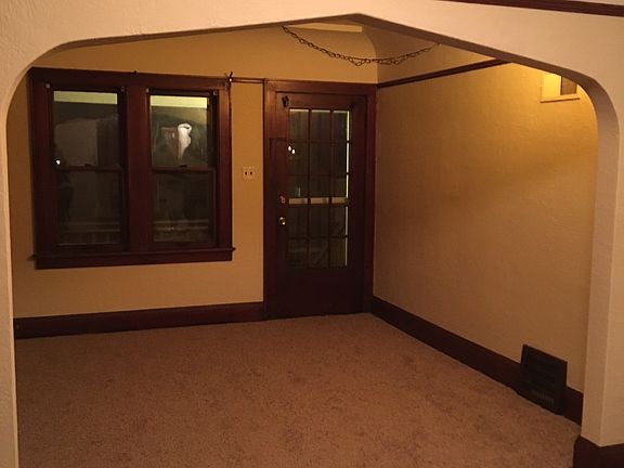 3rd image of 1928 E Fernwood Ave