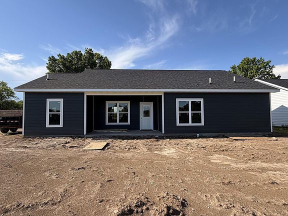4th image of 305 Terrill Rd