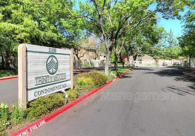 11150 Trinity River Dr #122 — Photo 32