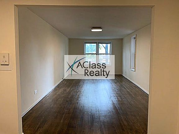 2nd image of 18914 Crocheron Ave #6