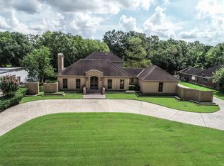 2301 Pine Dr, Friendswood, TX 77546