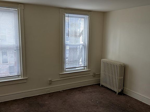 5th image of 635 14th Pl NE