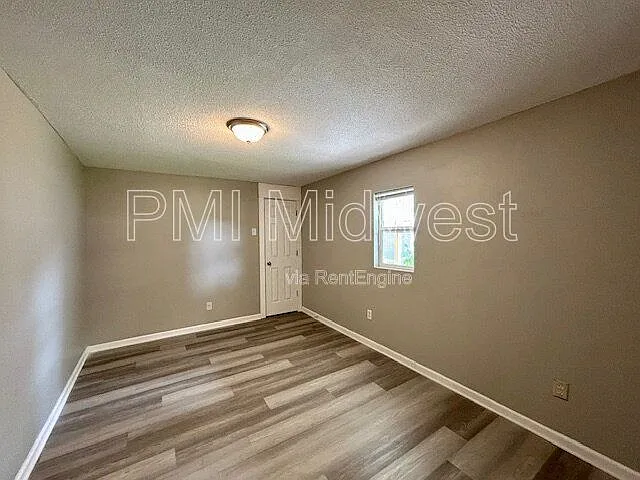 1408 Holland St #B — Photo 14