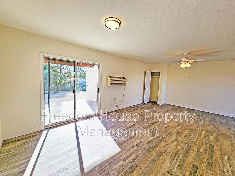 1 bed, 1.0 bath, 710 sqft, $1,391 — Photo 2