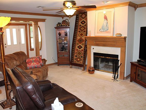 2nd image of 11822 Laurel Ln