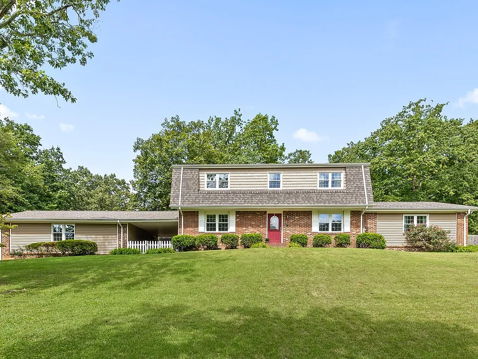 8693 Arbutus Dr