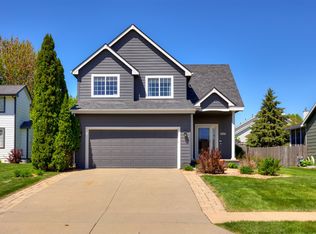 15919 Hawthorn Cir, Clive, IA 50325