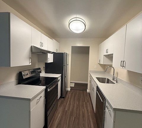 4th image of 800 Elm St #207