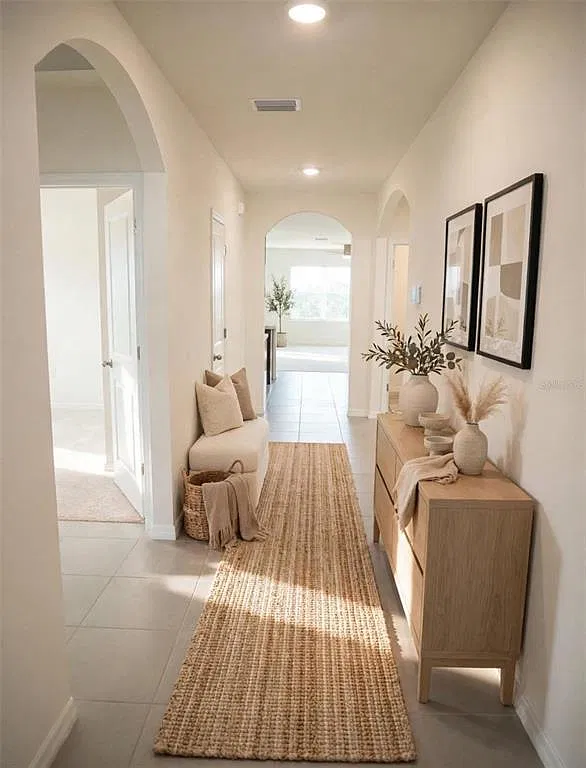 4 bed, 2.0 bath, 1828 sqft, $2,100 — Photo 2