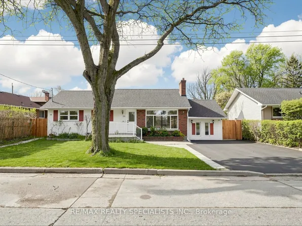 124 Village Rd, Saint Catharines, ON L2T 3C1