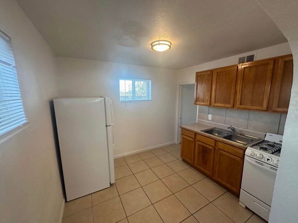 908 Ensign St UNIT B