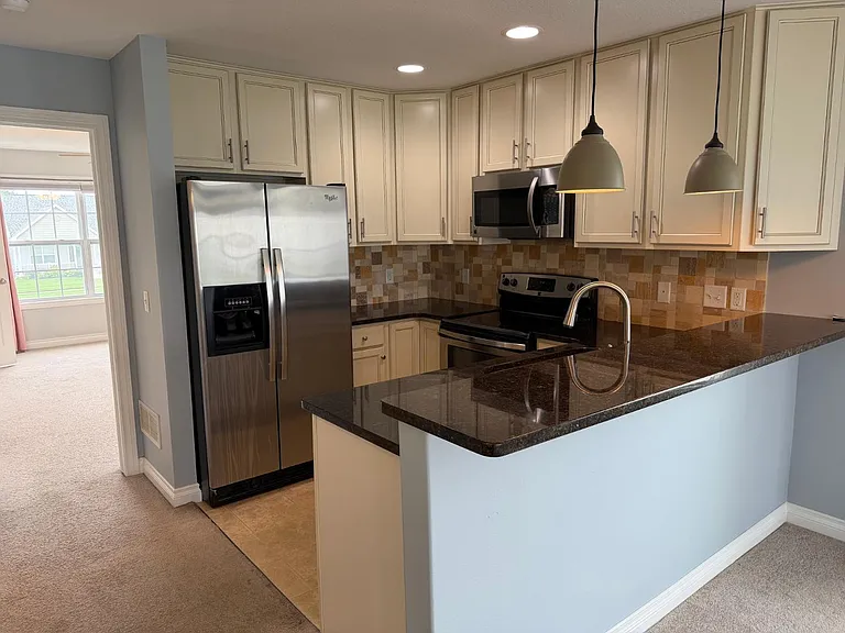 4703 Lakeside Dr — Photo 8