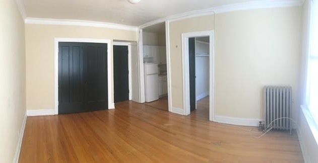 1st image of 3121 N Hamlin Ave APT 3k