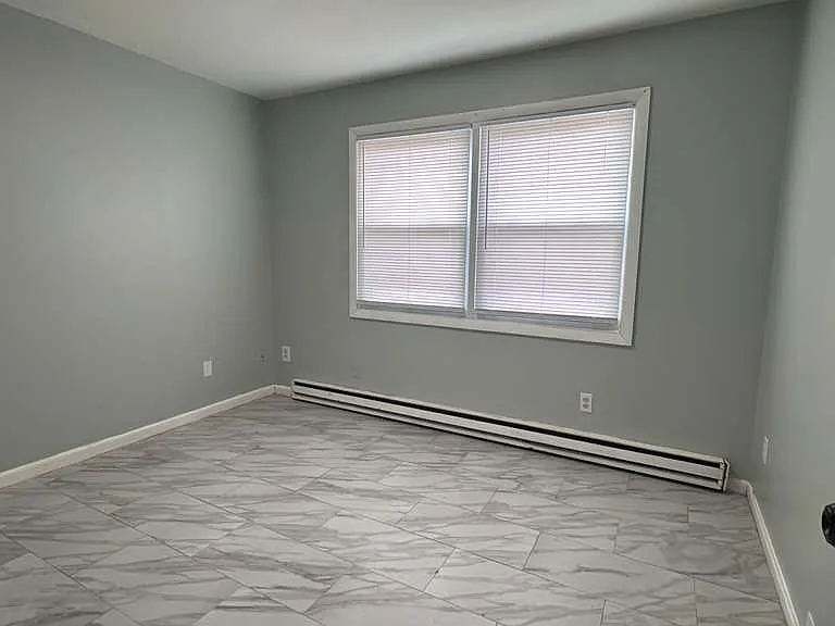 560 Main St #1F — Photo 2