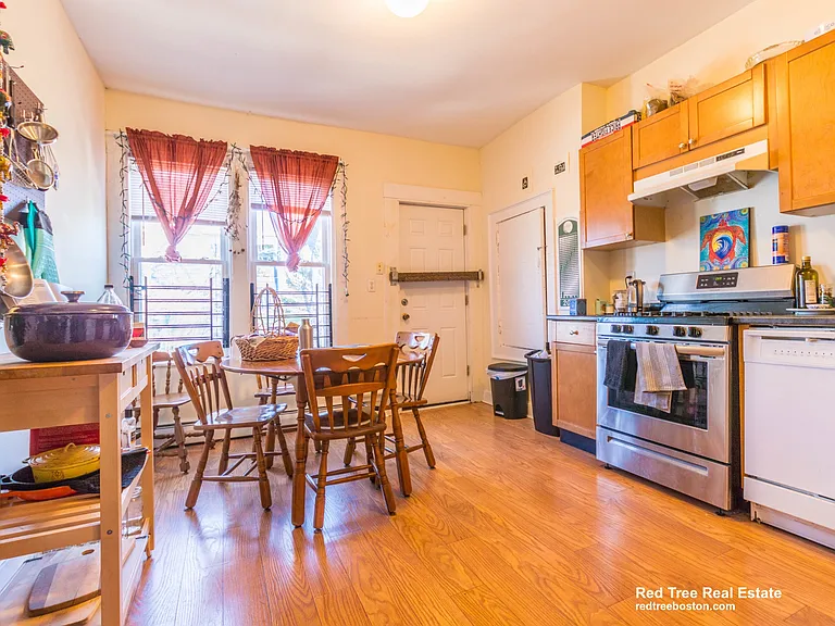 48 Green St #3A — Photo 5