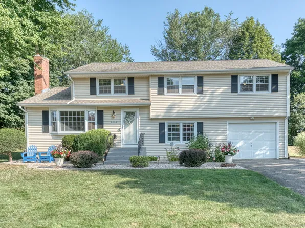 898 Cloverdale Circle, Wethersfield, CT 06109