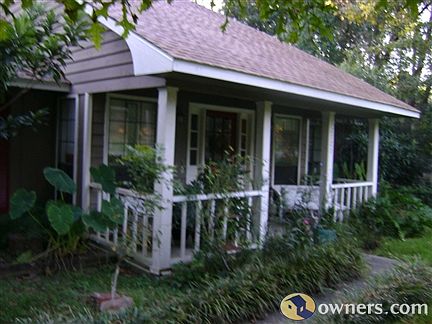 Charming cottage bordering wetlands