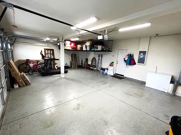 Jumbo Three Car Garage