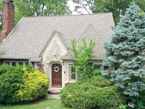 402 Kessler Boulevard East Dr, Indianapolis, IN 46220