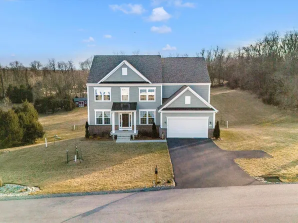 128 Cornish Heath Dr, Martinsburg, WV 25404
