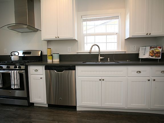 5th image of 3400 42nd St
