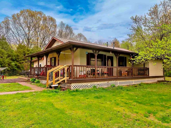 10872 Simpkins Ln, Marion, IL 62959