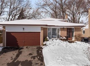 483 Hyacinthe Blvd, Mississauga, ON L5A3L2