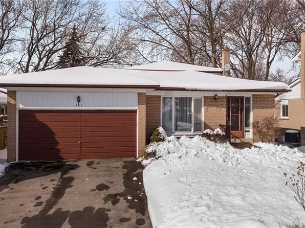 483 Hyacinthe Blvd, Mississauga, ON L5A 3L2