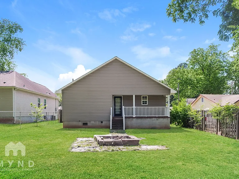 902 Appleby St NW — Photo 18