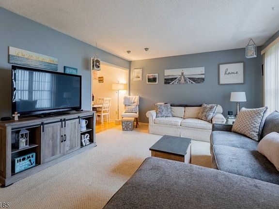 3rd image of 22 Burlington Ct #1611