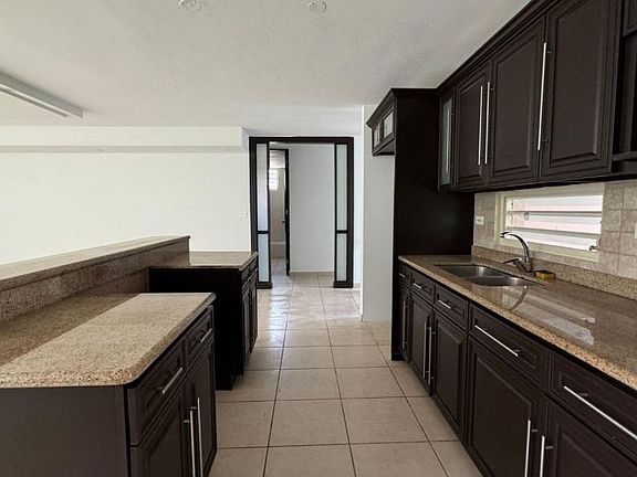 5th image of Urb Hacienda Paloma Ii 28 Calle Somali