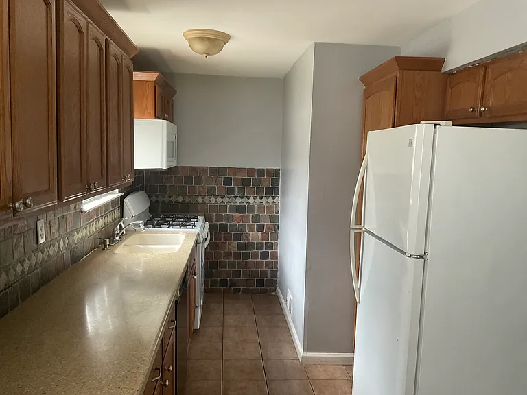 1203 N Oaks Blvd — Photo 11