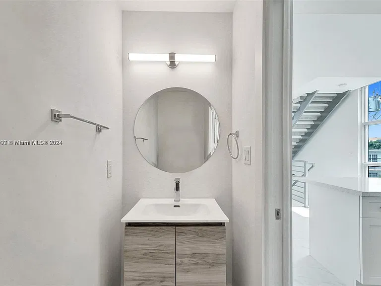 7645 Carlyle Ave #2 — Photo 21