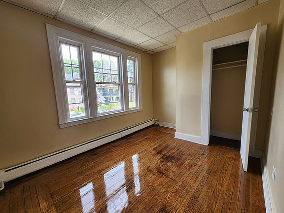 4th image of 206 Sherman Ave #B11