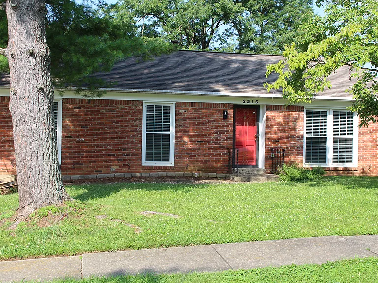 2316 Old Hickory Rd — Photo 2