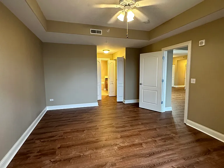 5N426 Rohlwing Rd #1 — Photo 22