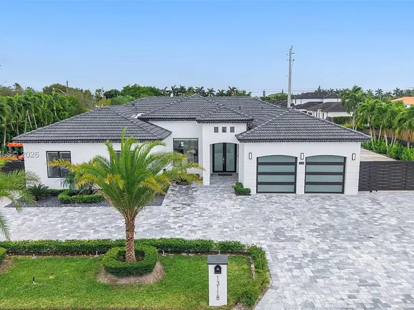 13118 SW 215th Ter, Miami, FL 33177