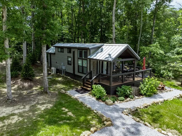 110 Acorn Cv, Tracy City, TN 37387