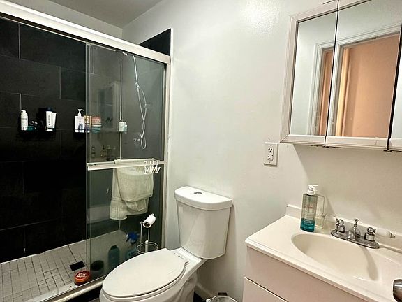 4th image of 150 E Broadway #2F