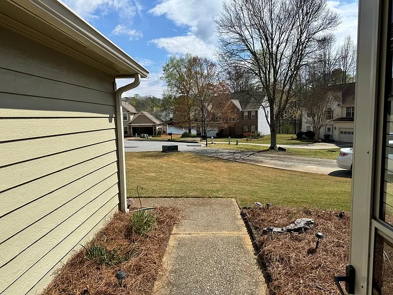 215 Lisbet Ct — Photo 26