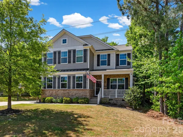 252 Hydrangea Dr, Lake Wylie, SC 29710