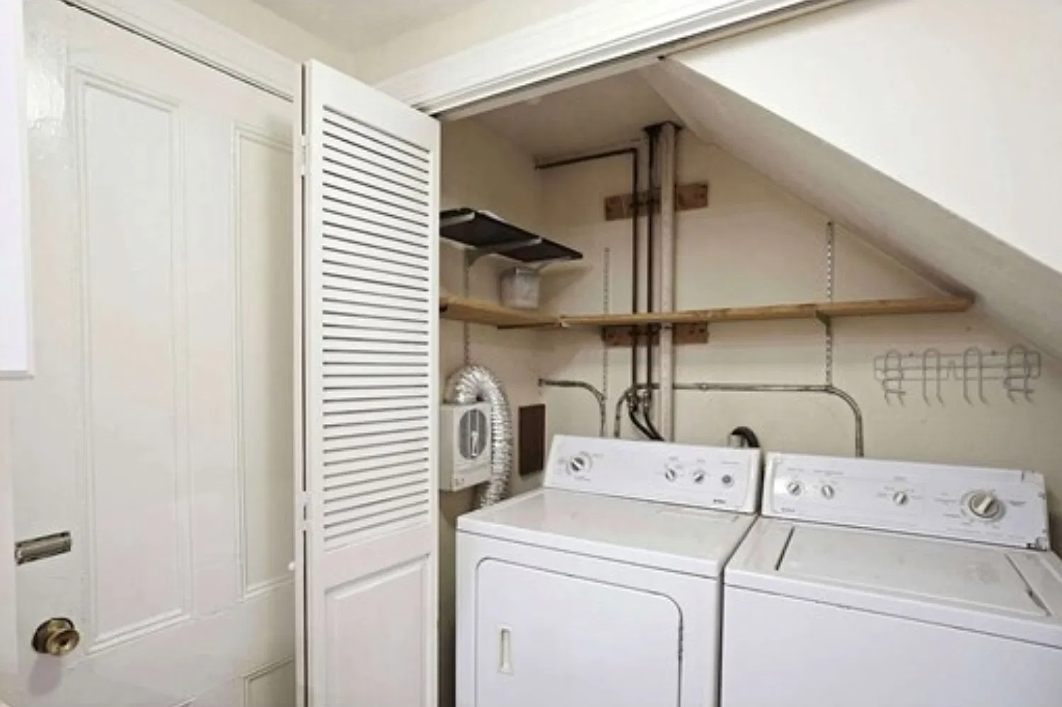 2 bed, 1200 sqft, $4,500 — Photo 3
