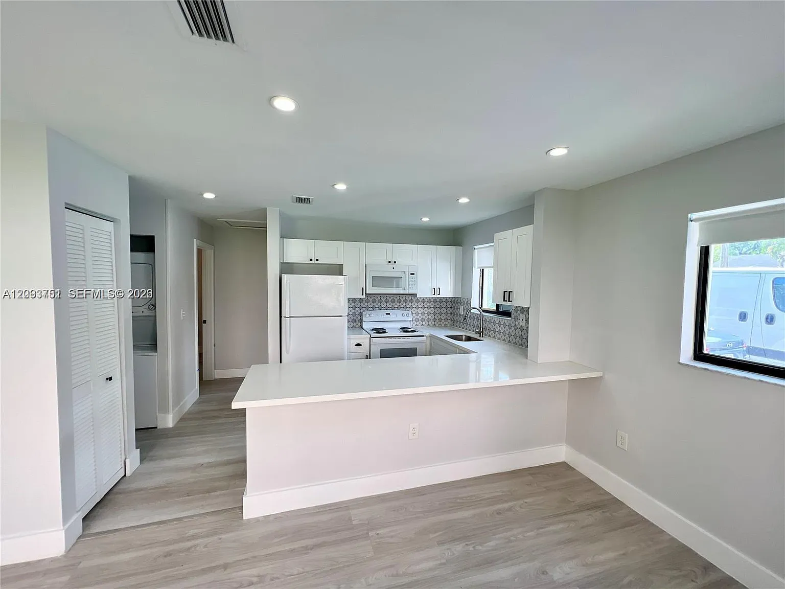 3 bed, 2.0 bath, $2,800 — Photo 4