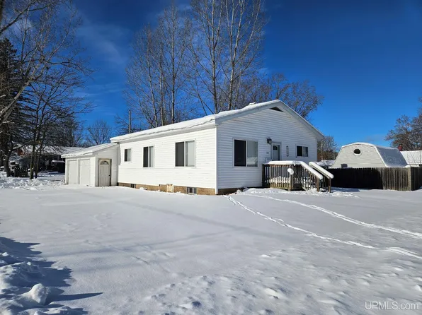 536 Balsam St, Kingsford, MI 49802