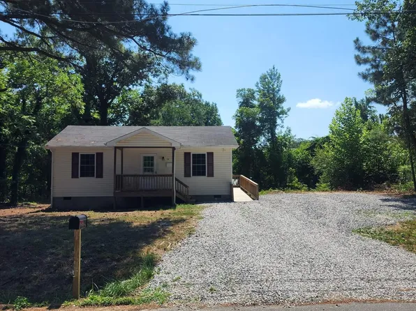 214 Lipscomb St, Crewe, VA 23930